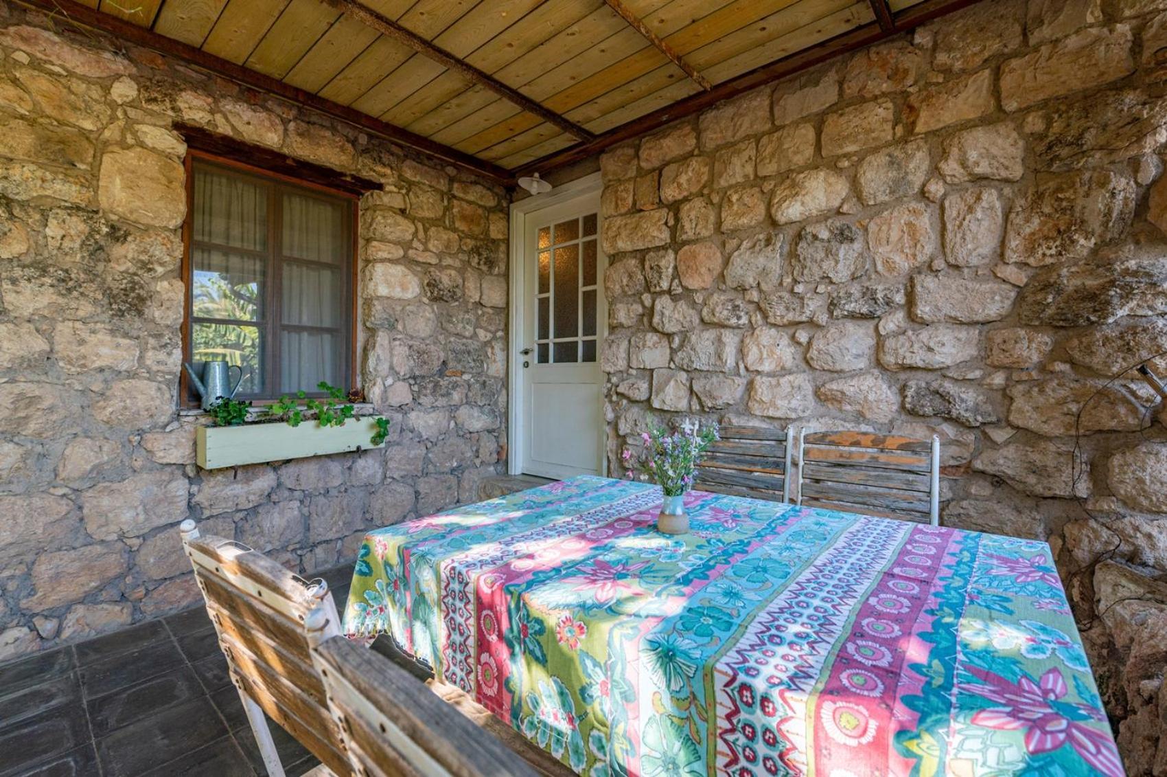Hemdatya Stone Suites In The Galilee Ilaniya Quarto foto